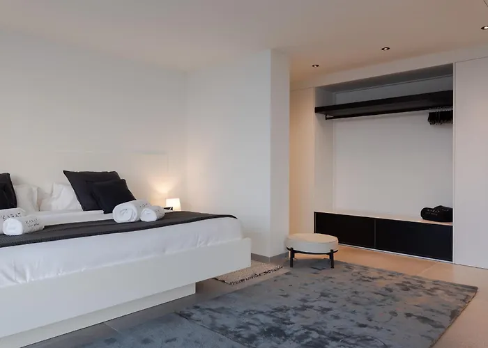 Karat Kai Torviscas Villa *